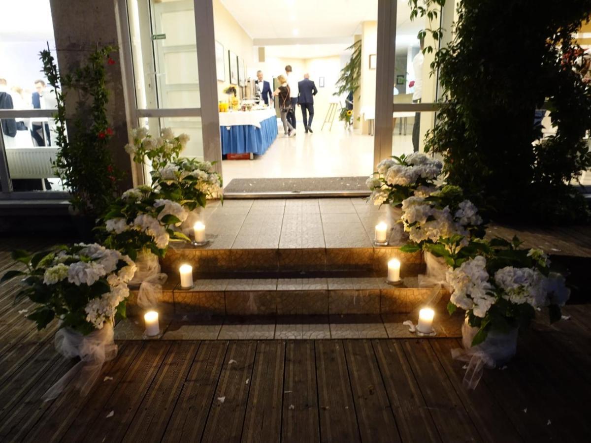 Hotel Europa Gizycko Bagian luar foto